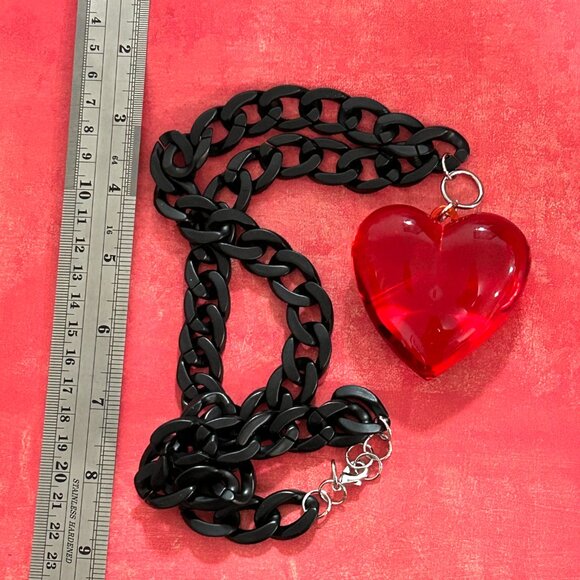 Huge Lucite Acrylic Clear Candy Red Heart Black Chain Resin Nec… - Picture 13 of 16